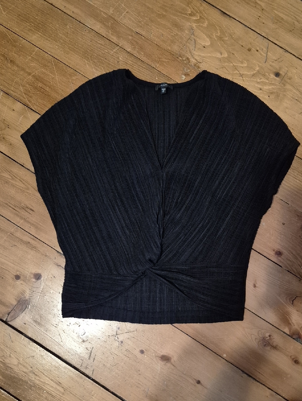 Dynamite Black Twist-Front Ribbed Short Sleeve Top